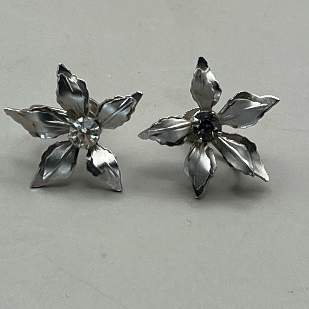 Vintage Silver Tone Floral Earrings with BN Markings -stunning Retro Style